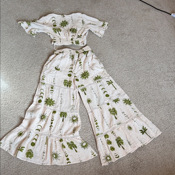 Women's set Cream and Green Patterned Wide-Leg Pants - Picture 10 of 15